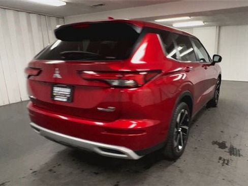 Used 2024 Mitsubishi Outlander SEL image 8