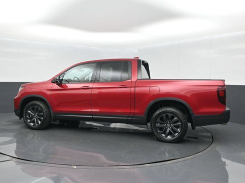 Used 2025 Honda Ridgeline Sport image 4