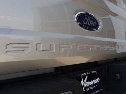 Used 2017 Ford F250 Lariat w/ Lariat Ultimate Package AWD/4WD image 58