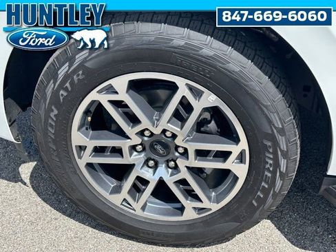 Used 2025 Ford Expedition Active AWD/4WD image 8