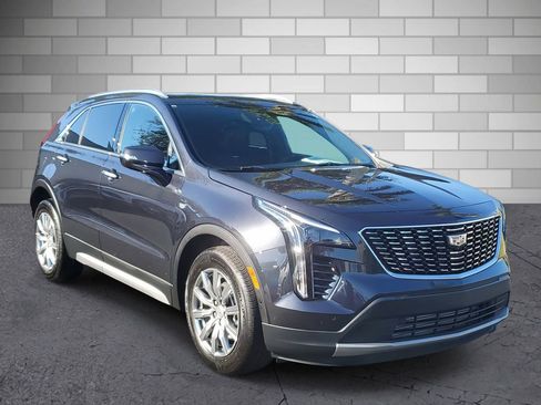 Used 2022 Cadillac XT4 Premium Luxury w/ Enhanced Visibility Package image 7