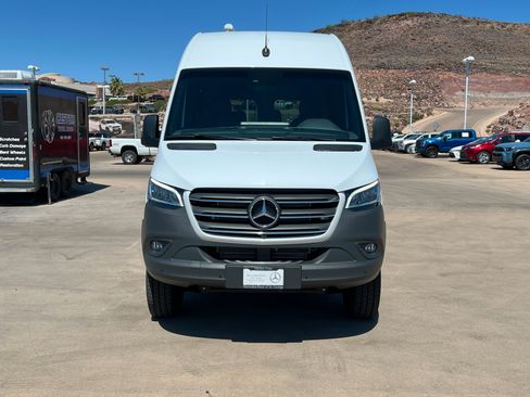 Used 2022 Mercedes-Benz Sprinter 2500 image 8