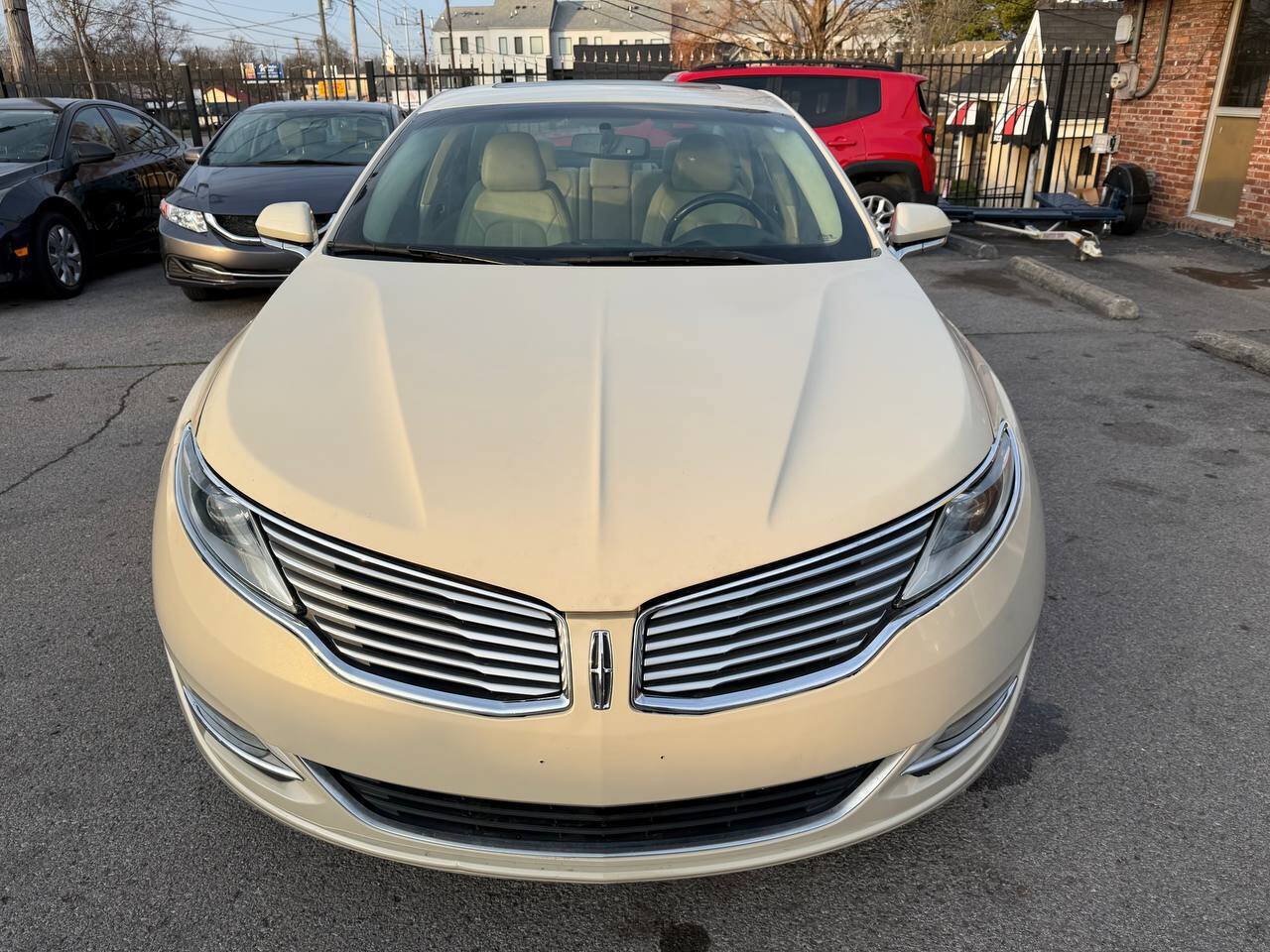Used 2015 Lincoln MKZ Hybrid FWD image 2