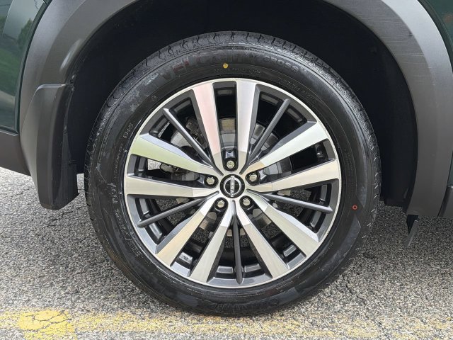 Certified 2022 Nissan Pathfinder Platinum w/ Cargo Package AWD/4WD image 12