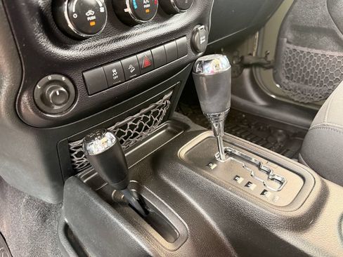 Used 2016 Jeep Wrangler Sport AWD/4WD image 38
