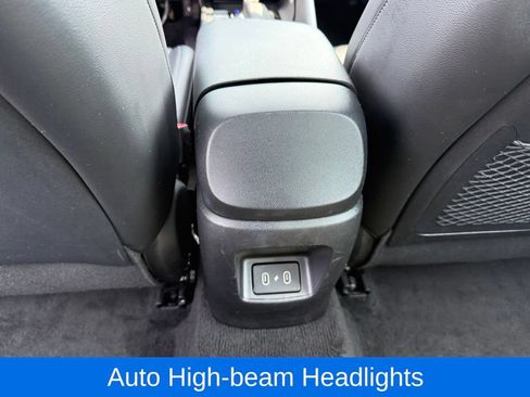 Used 2024 Hyundai Elantra Limited FWD image 18