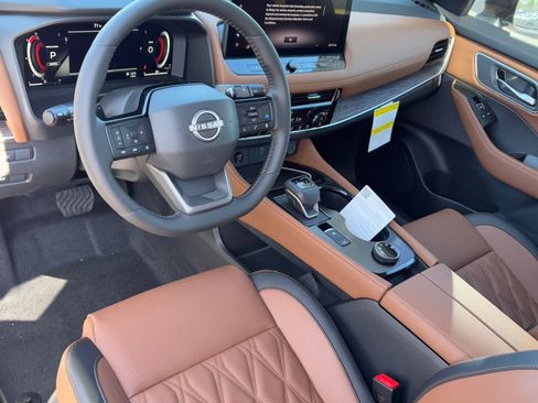 New 2026 Nissan Rogue Platinum w/ Platinum Premium Package image 18