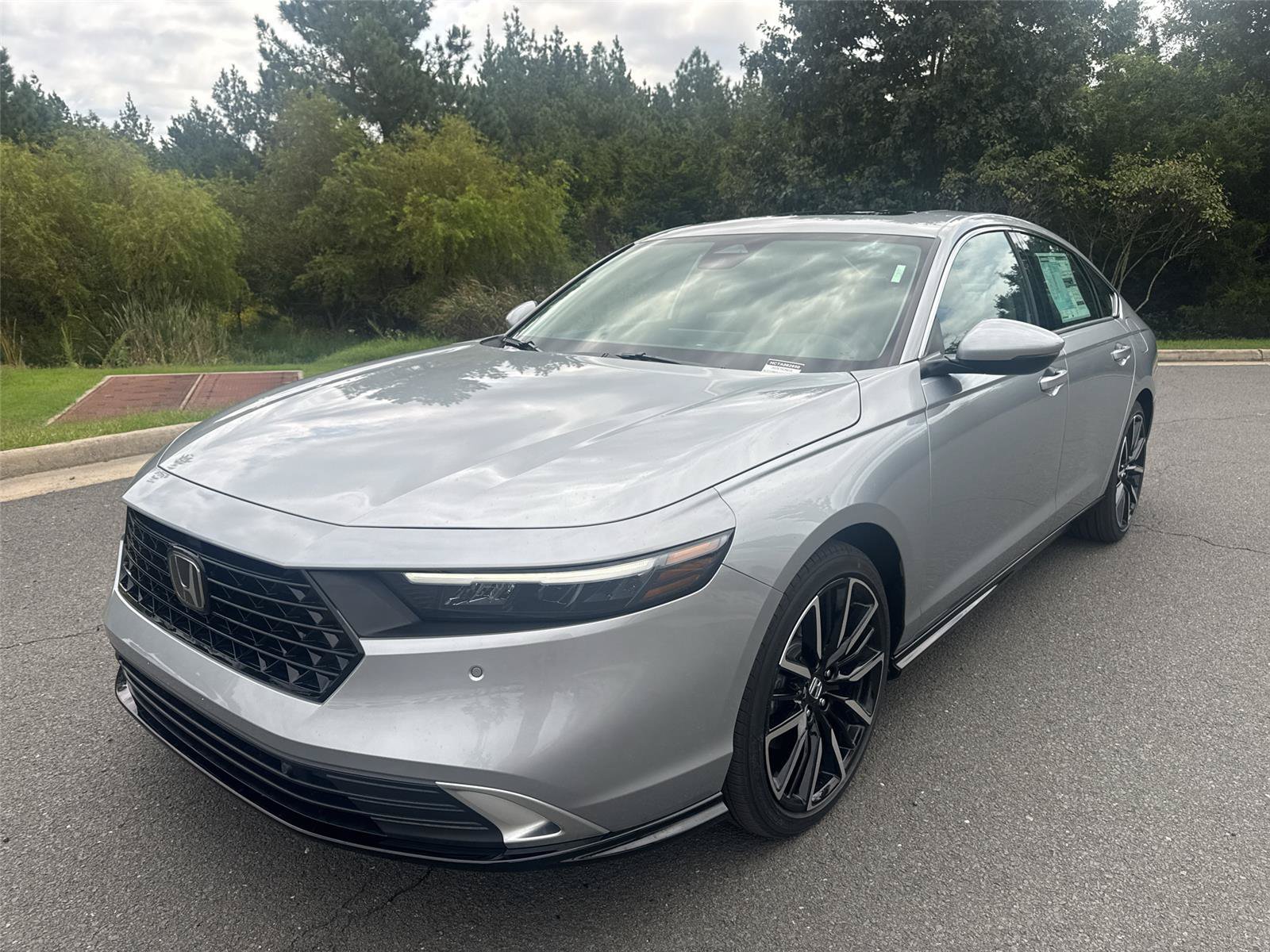 New 2026 Honda Accord Hybrid Touring image 3