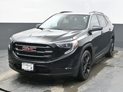 Used 2020 GMC Terrain SLE w/ Driver Convenience Package image 4