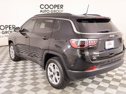 Used 2025 Jeep Compass Latitude image 22