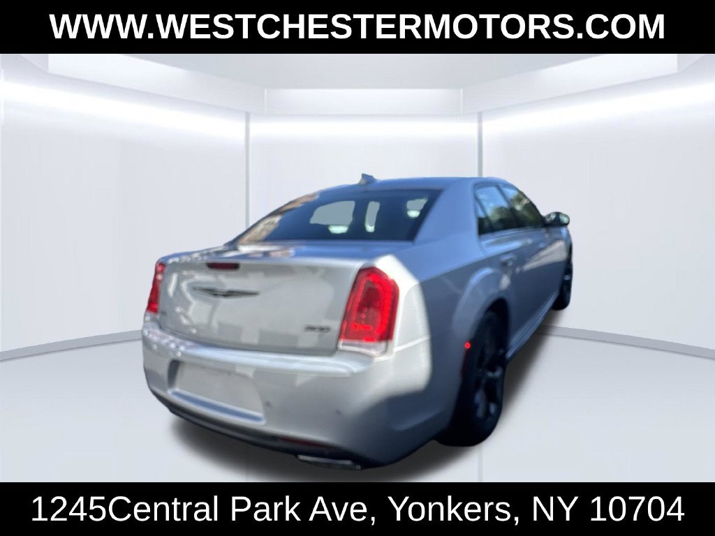 Used 2023 Chrysler 300 Touring L w/ Comfort Group RWD image 4