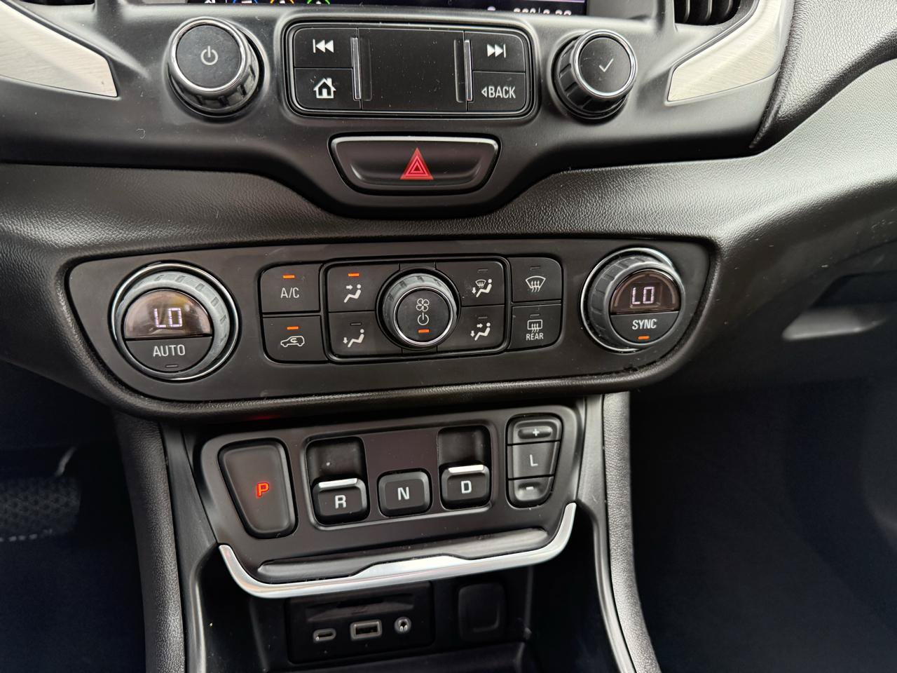 Used 2020 GMC Terrain SLT w/ Preferred Package FWD image 35
