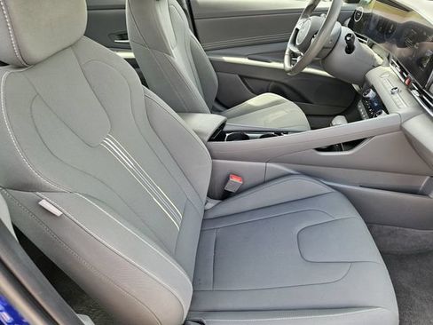 Used 2025 Hyundai Elantra SEL FWD image 14
