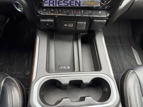 Used 2019 Chevrolet Silverado 1500 High Country w/ High Country Premium Package image 20