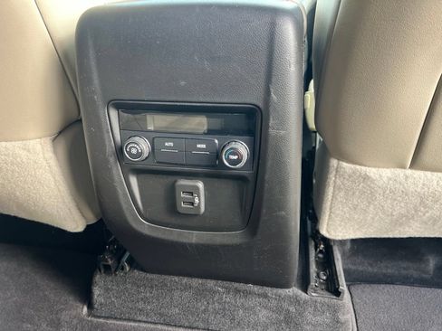 Used 2020 Buick Enclave Essence FWD image 17