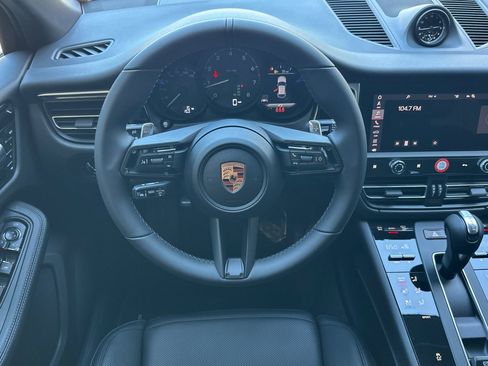 New 2026 Porsche Macan image 16