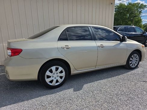 Used 2013 Toyota Corolla LE FWD image 5