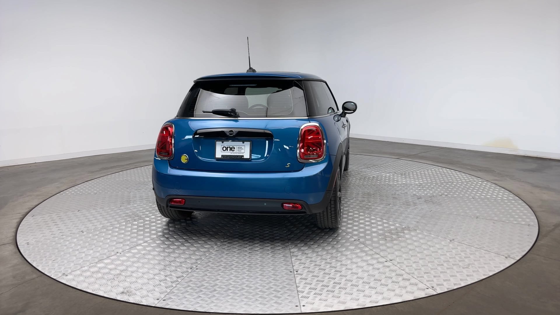 Certified 2024 MINI Cooper SE w/ Signature Upholstery Package FWD image 7