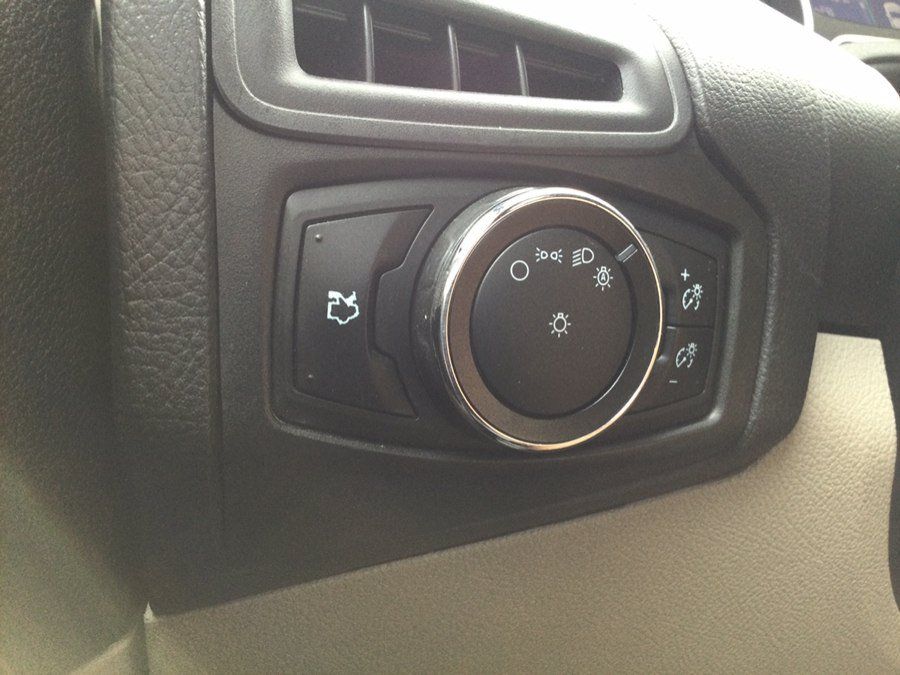 Used 2014 Ford Focus SE FWD image 33