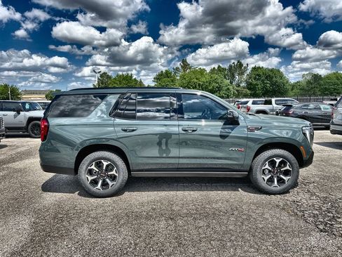 New 2026 GMC Yukon AT4 w/ AT4 Premium Plus Package AWD/4WD image 10