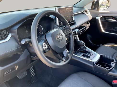 Used 2025 Toyota RAV4 XLE FWD image 18