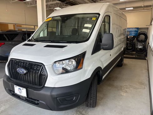 Used 2024 Ford Transit 250 148 Medium Roof RWD image 6