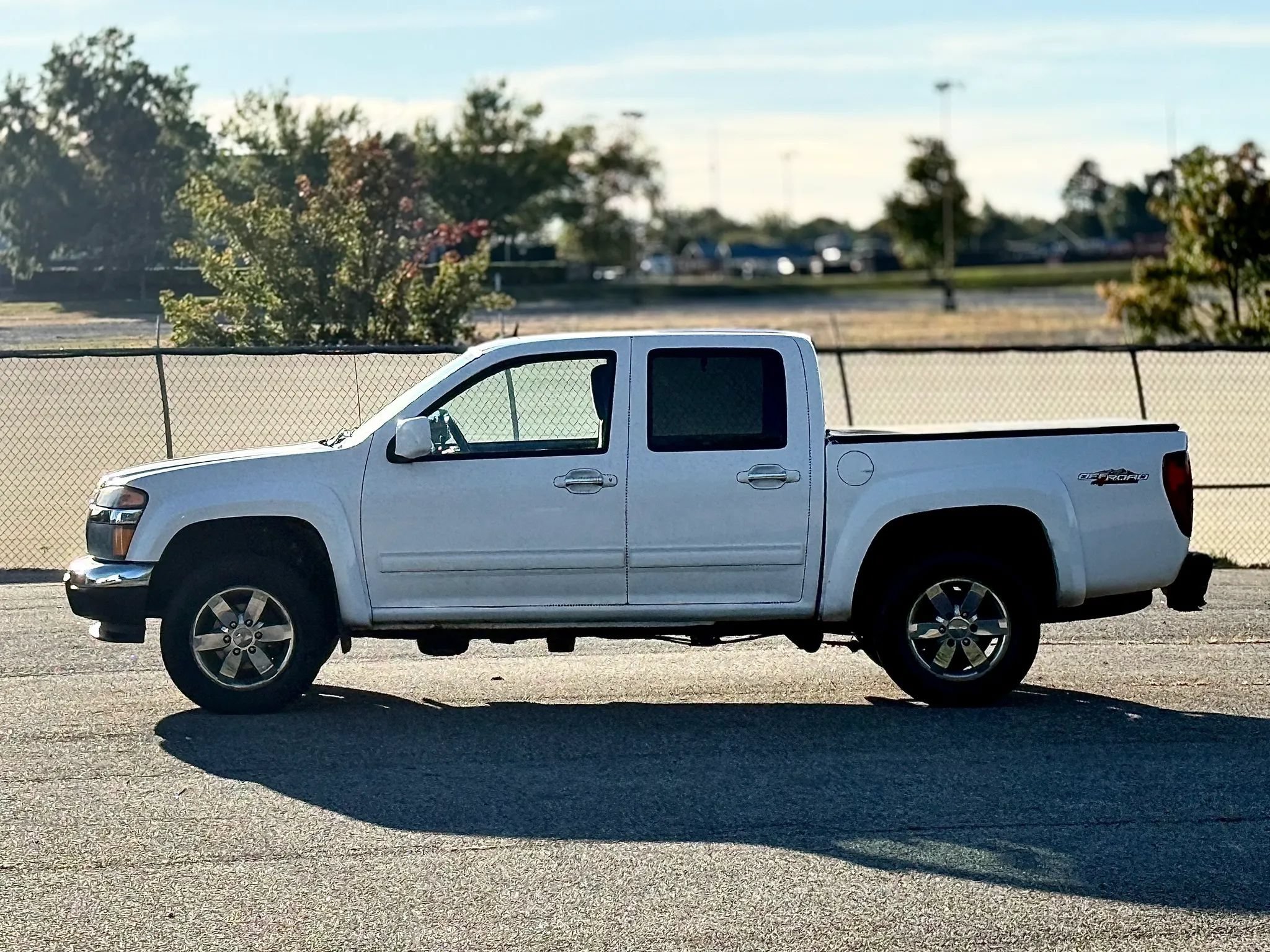 Used 2011 GMC Canyon SLE AWD/4WD image 8