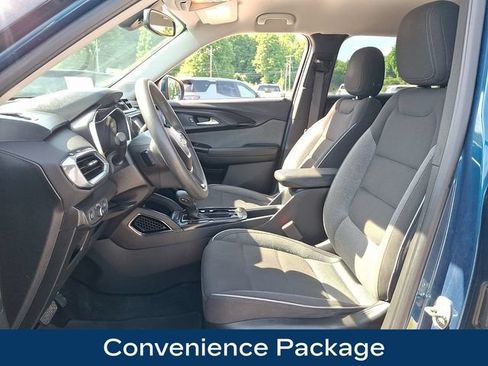 Used 2021 Chevrolet TrailBlazer LT w/ Convenience Package AWD/4WD image 2