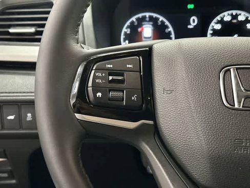 Certified 2025 Honda Odyssey EX-L image 17