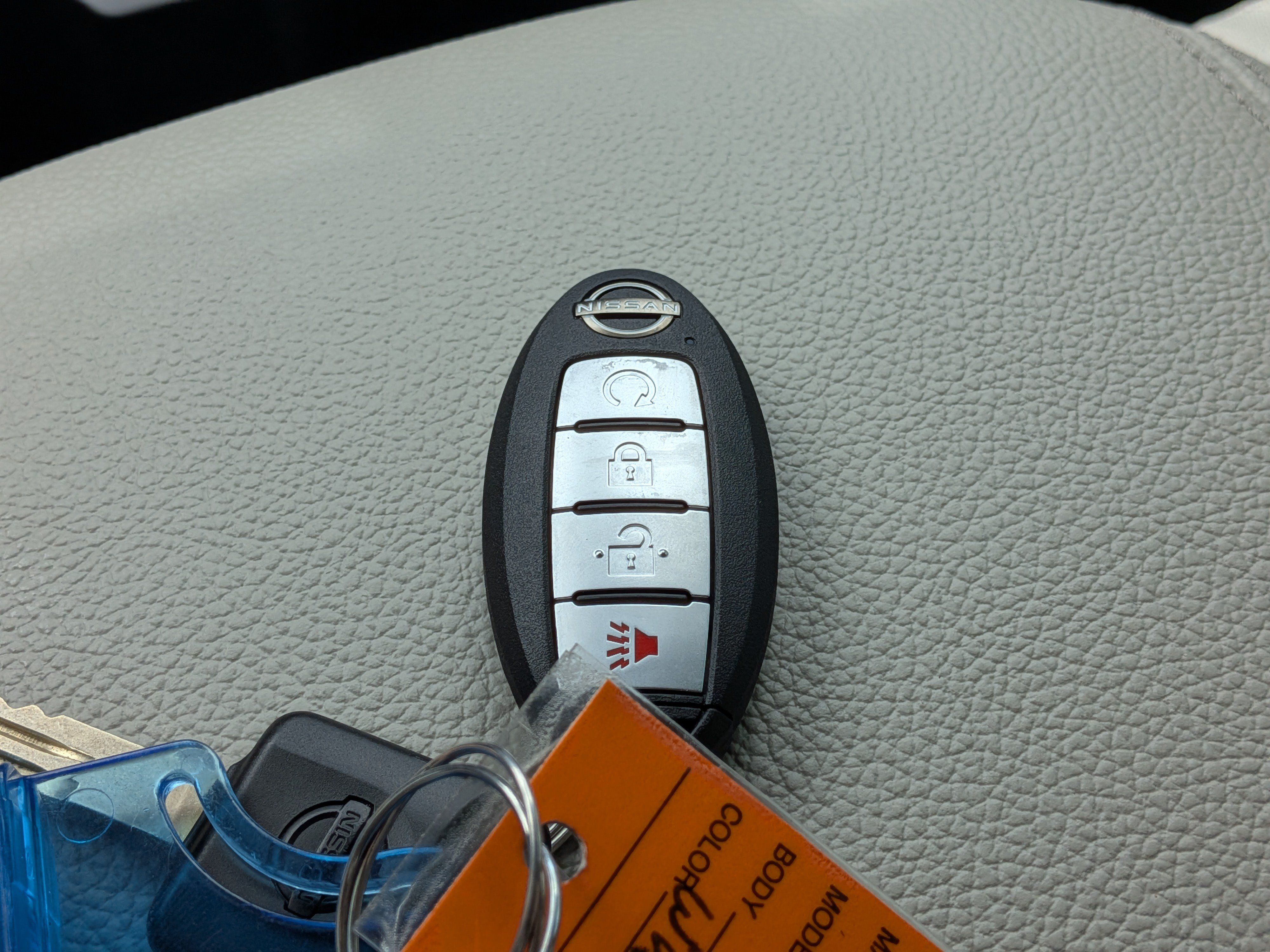 Used 2024 Nissan Titan SV w/ SV Convenience Package RWD image 34