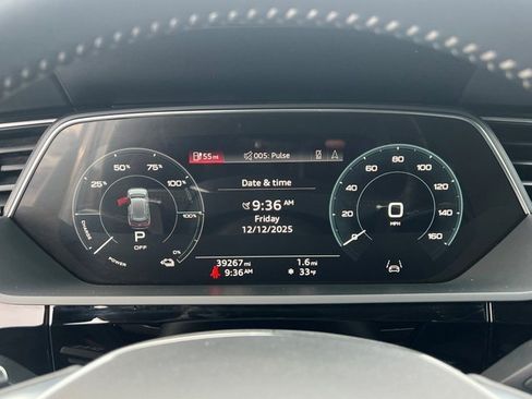 Used 2021 Audi e-tron Premium w/ Convenience Plus Package image 28