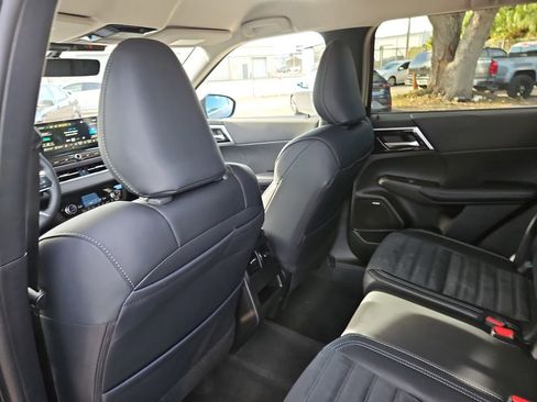New 2026 Mitsubishi Outlander SE FWD image 10