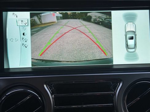 Used 2016 Rolls-Royce Wraith image 48