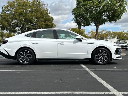 Certified 2025 Hyundai Sonata SEL image 2