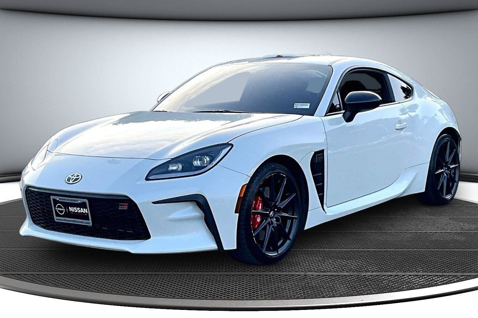 Used 2024 Toyota GR86 Premium w/ Performance Package RWD image 4