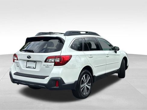 Used 2018 Subaru Outback 3.6R Limited AWD/4WD image 7