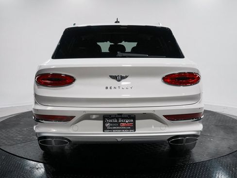 Used 2023 Bentley Bentayga Extended Wheelbase image 7