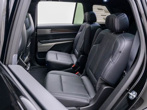 New 2026 Cadillac Vistiq Sport AWD/4WD image 18