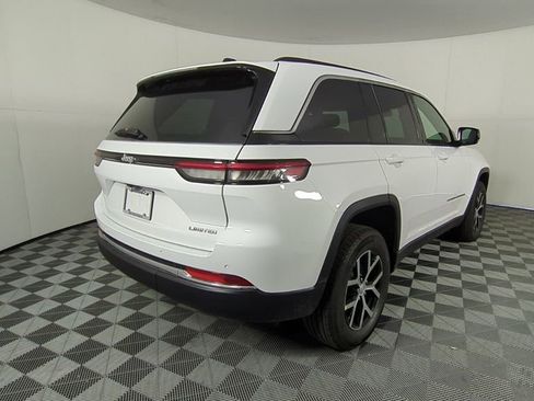 New 2025 Jeep Grand Cherokee Limited image 15