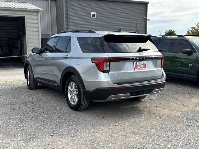 Certified 2025 Ford Explorer Active w/ Active Comfort Package RWD image 5