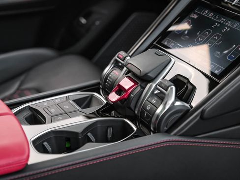 Used 2022 Lamborghini Urus AWD/4WD image 26