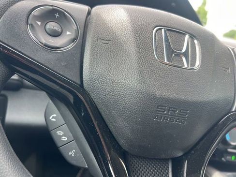 Used 2021 Honda HR-V LX image 18