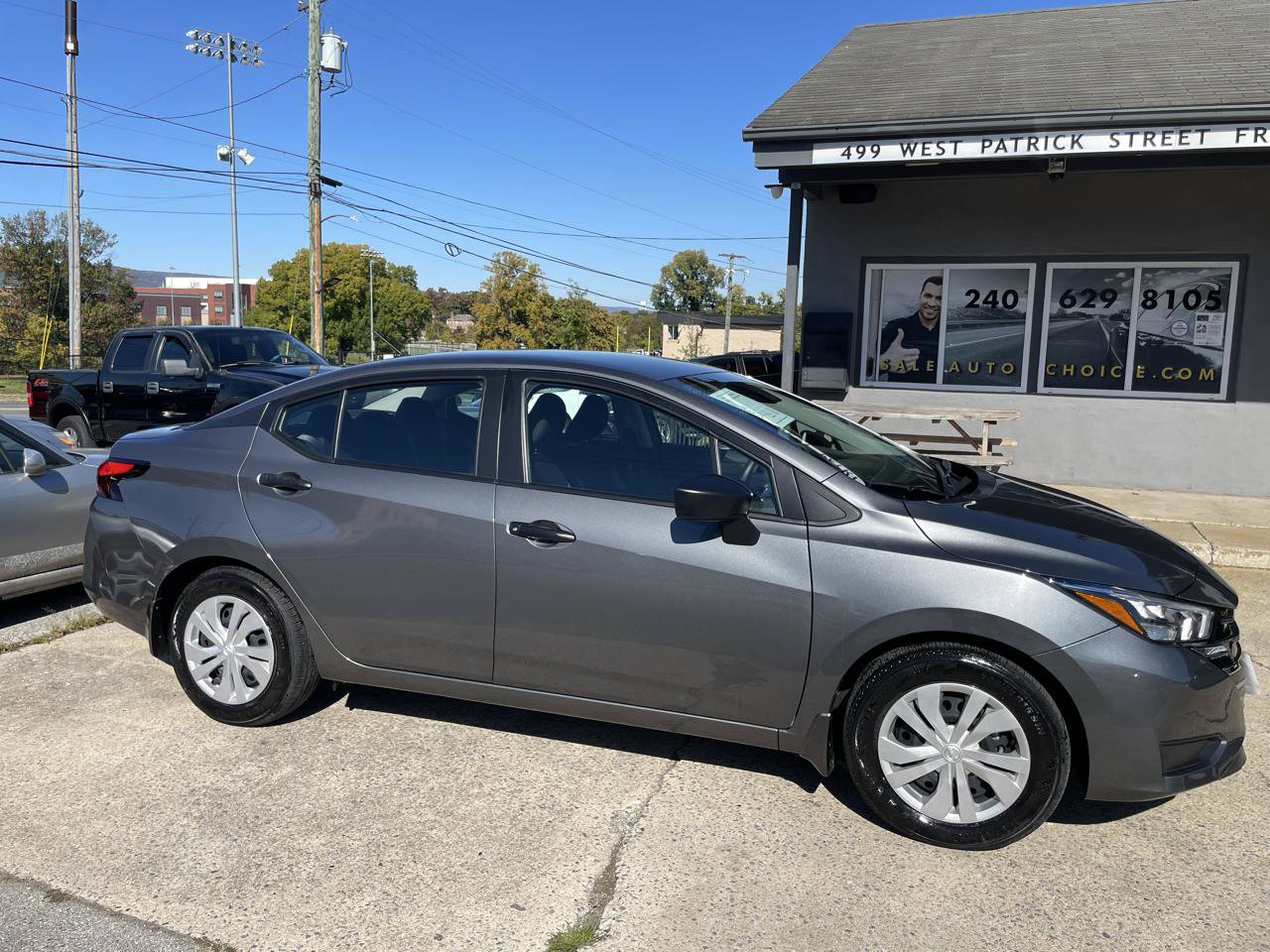 Used 2025 Nissan Versa S w/ Trunk Package FWD image 17