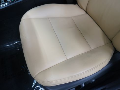 Used 2015 Toyota Avalon XLE FWD image 12