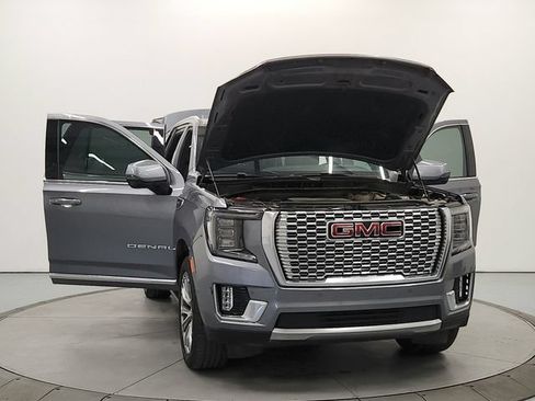 Used 2021 GMC Yukon Denali w/ Denali Premium Package AWD/4WD image 10