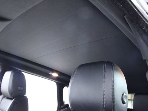 Used 2016 Land Rover Range Rover Evoque SE Premium image 25