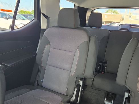 Used 2020 Chevrolet Traverse LT FWD image 19
