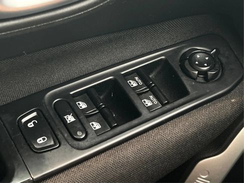 Used 2018 Jeep Renegade Latitude w/ Cold Weather Group AWD/4WD image 43