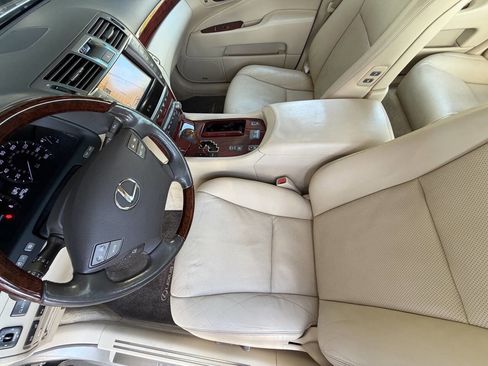Used 2012 Lexus LS 460 w/ Comfort Pkg image 10