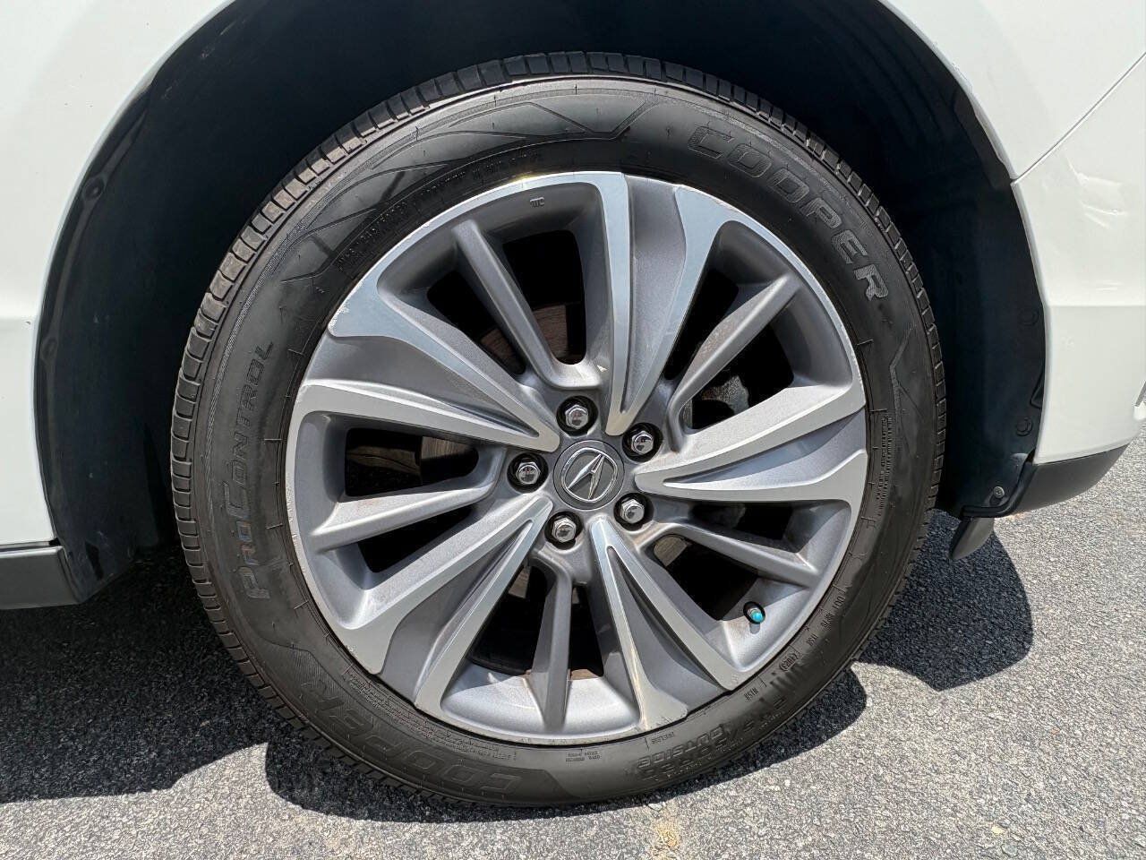 Used 2017 Acura MDX w/ Technology Package AWD/4WD image 23